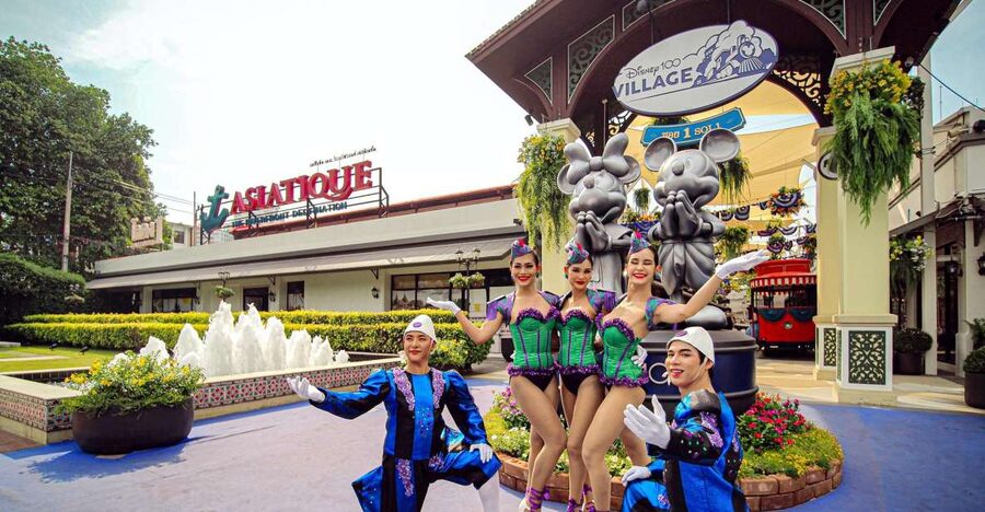 Bangkok: Calypso Cabaret Show with Hotel Transfer - Calypso Cabaret in one sentence: 16 lip-sync acts with big costume energy