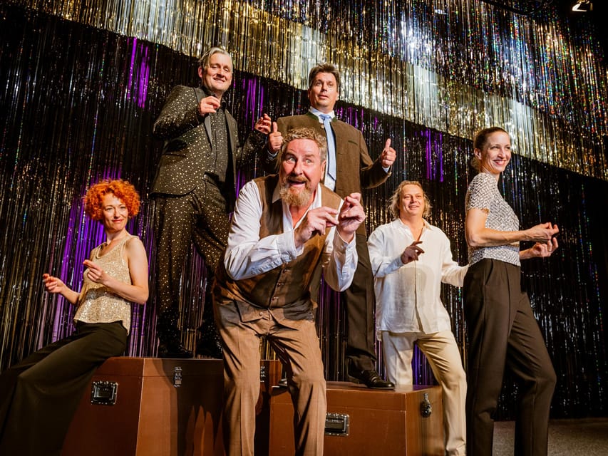 Berlin: DISTEL - The capital cabaret - What the 2-hour political satire with live music is actually like