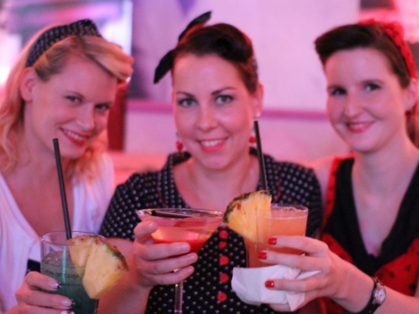 Berlin: Knutschfleck Ticket with Variety Show and Dinner - Key takeaways before you buy