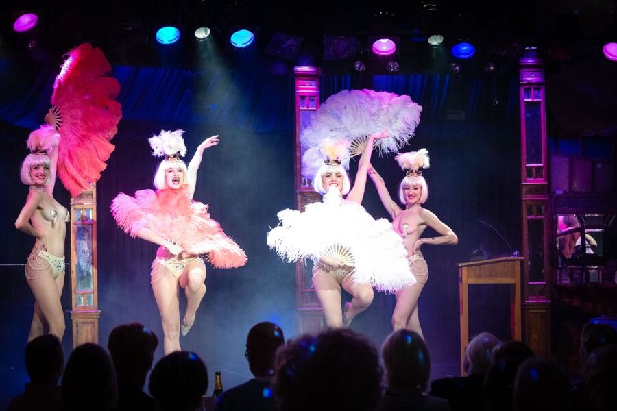 Berlin: Showgirls of Burlesque Show - Provider and what that implies for your expectations
