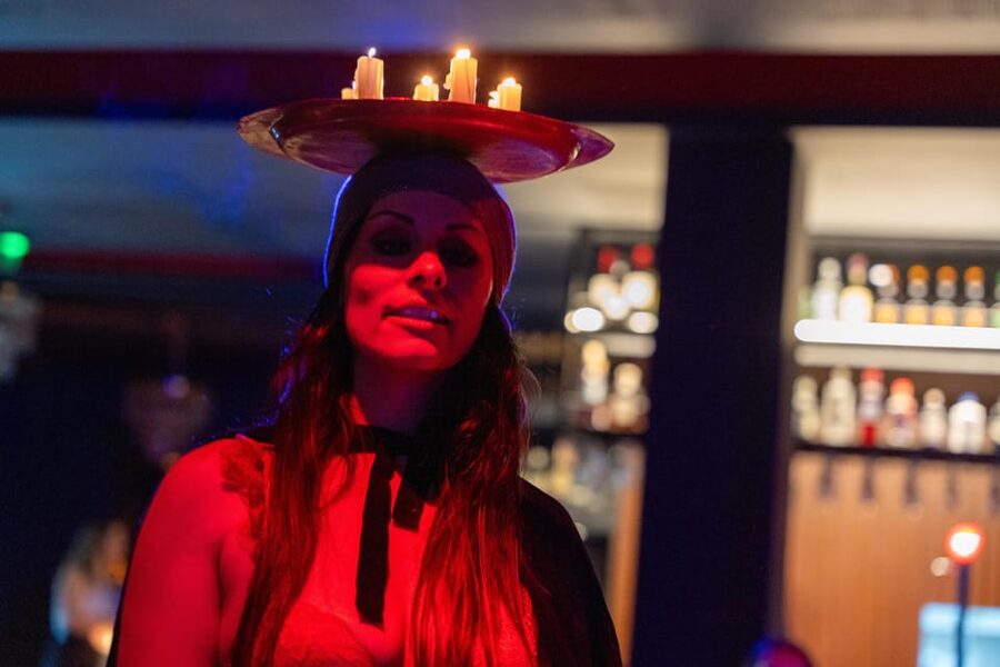 Braga: The Lingerie Restaurant Cabaret Show with Dinner - The cabaret and pole dance show: what to expect