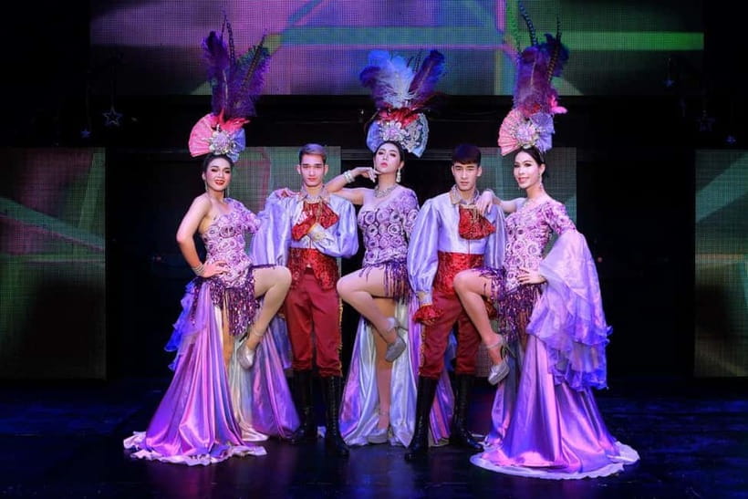 Chiang Mai: Siam Dragon Cabaret Show with Optional Transfer - Pickup, meeting point, and how the night is paced