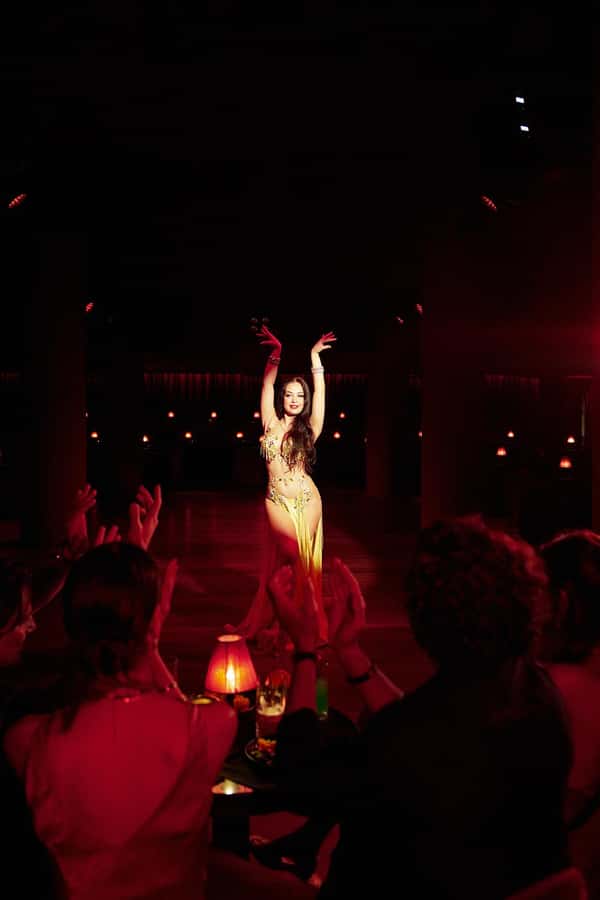 Hurghada: Naz Cabaret ticket with beverages - Getting there from Hurghada area resorts: pickup options that actually matter