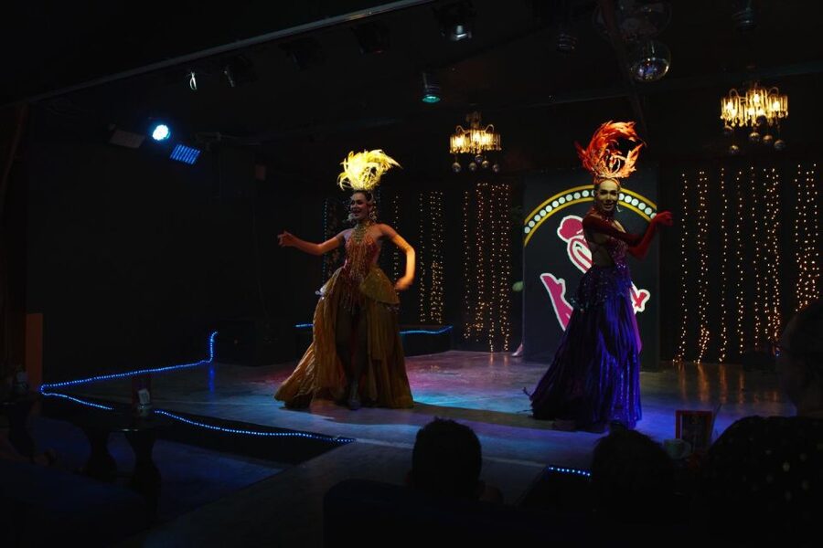 Khaolak:Finger Food Guided Tour with Cabaret Show - Who This Tour Fits Best (and Who Might Prefer Something Else)