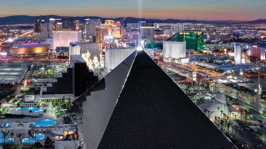 Las Vegas: Fantasy Burlesque Show at Luxor Hotel & Casino - Key things to know before you go