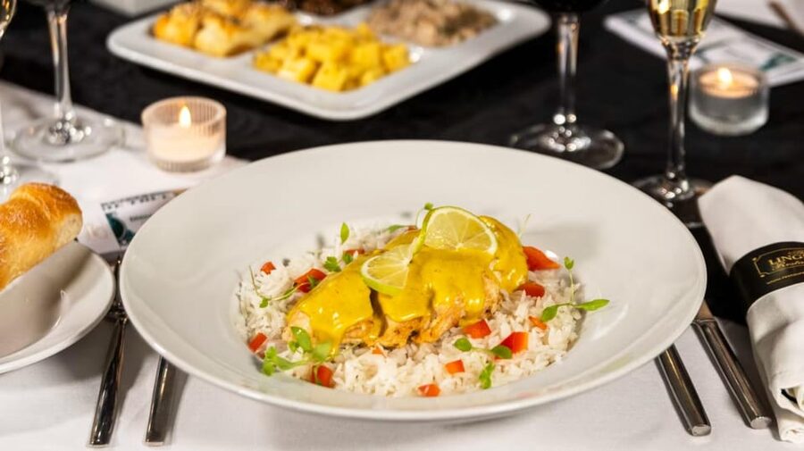 Lisbon: Erotic Cabaret Show and Dinner - Main Courses: Where the Food Earns Its Place
