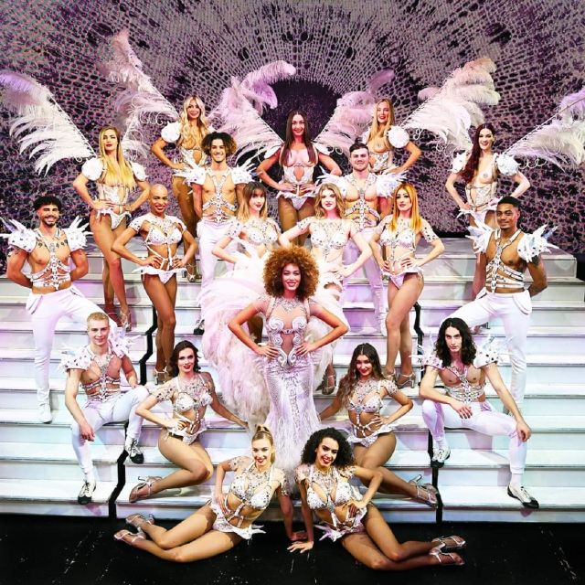 Paris: 3-Course Dinner & Show at Paradis Latin Cabaret - Pre-show dinner entertainment: where you feel the cabaret energy
