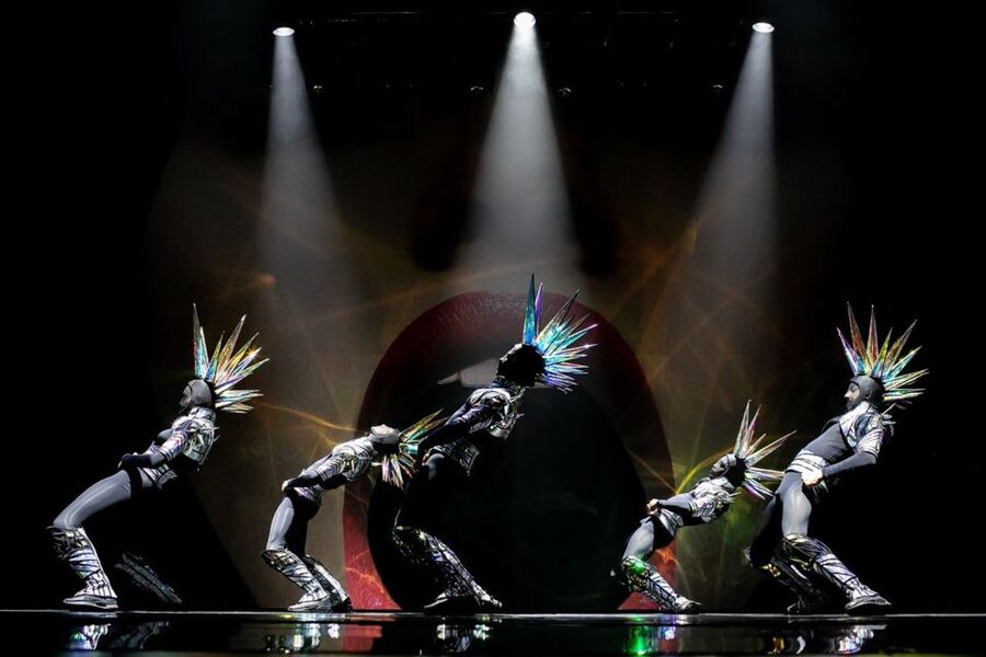 Paris: 3-Course Dinner & Show at Paradis Latin Cabaret - Price and value: what $212 buys in a Paris dinner-show