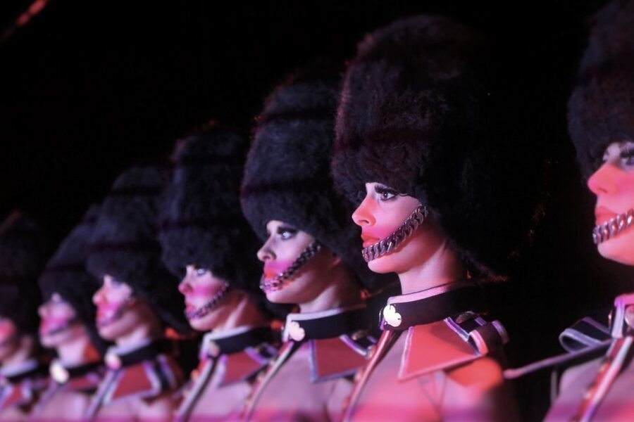 Paris: Crazy Horse Cabaret Show - Crazy Horse Paris at Avenue George V: location and first impressions
