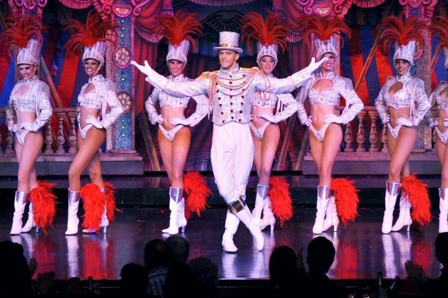 Paris: Dinner Show at the Moulin Rouge - Should you book Moulin Rouge Féerie with dinner?