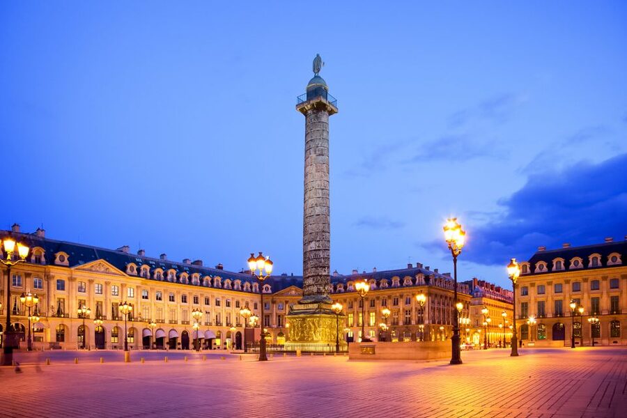Paris: Evening Sightseeing Tour and Moulin Rouge Show - Price and value: how $200 stacks up for the show plus transport