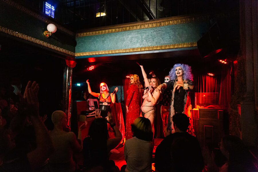 Paris: Madame Arthur Cabaret Show Ticket - Timing that actually matters: Thursday to Saturday vs Sunday