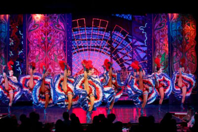 Paris: Moulin Rouge Show with Champagne and Drop-Off Service - Champagne Timing and the Reality of Cabaret Seating