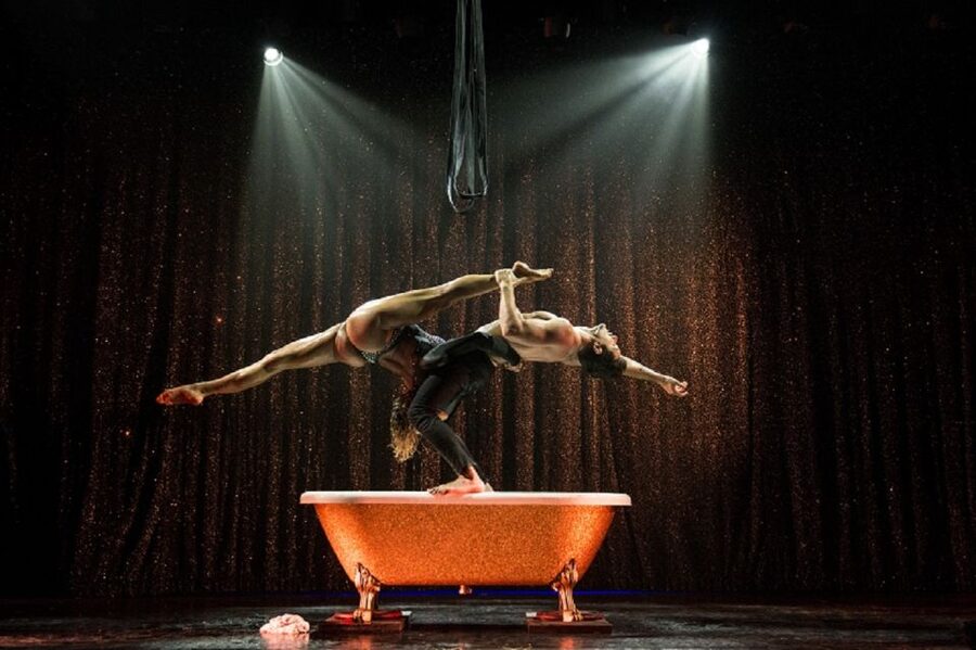 Paris: Paradis Latin Cabaret Show with Optional Champagne - Timing: What a 90–105 Minute Cabaret Night Really Feels Like